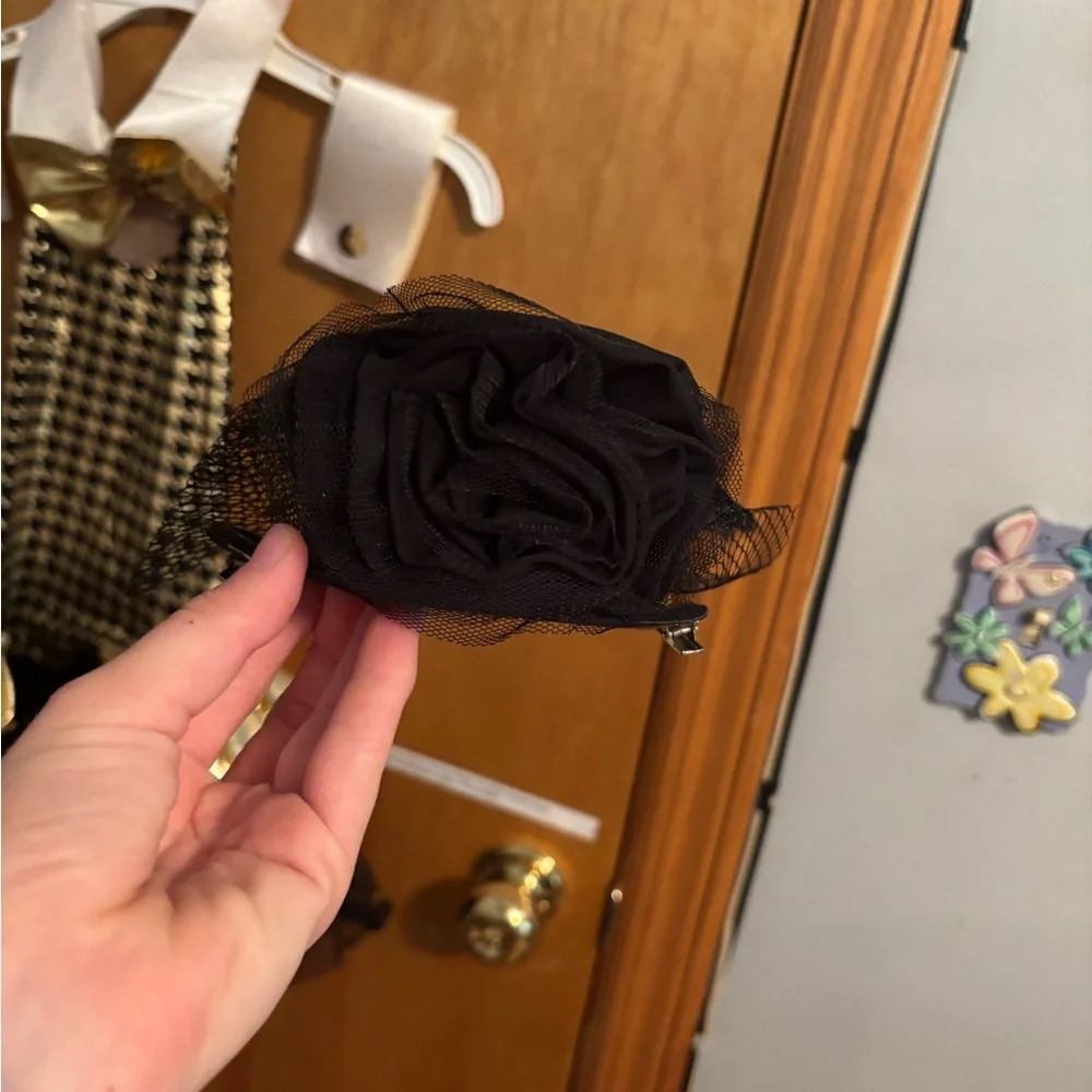 Black and Gold Dance Costume Child Large - Picture 6 of 9